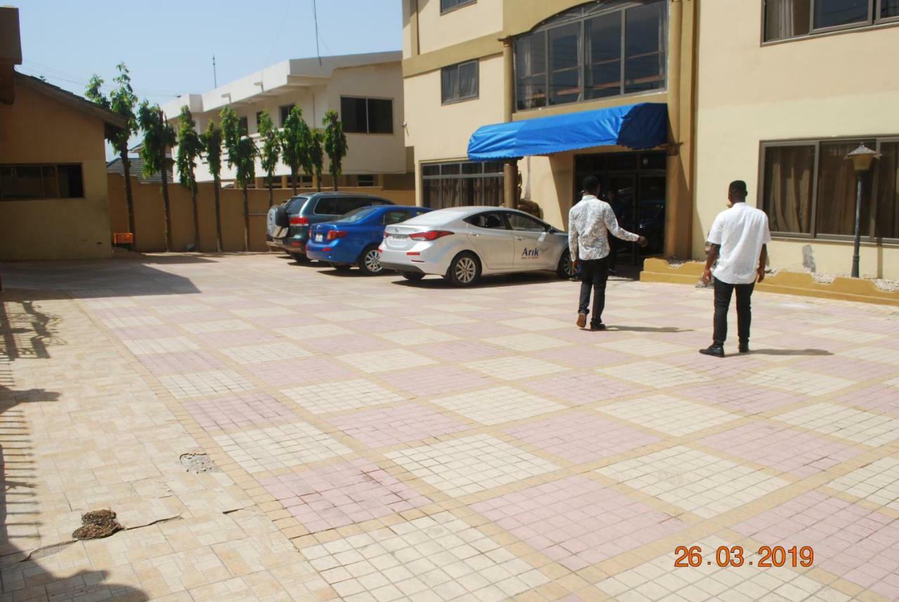 Ampomaah Hotel Acra Exterior foto